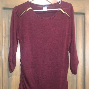Maroon maternity shirt with zipper detail